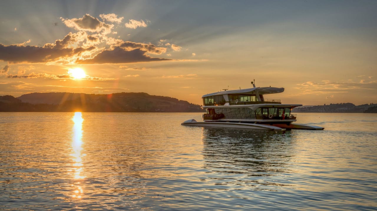 Rundfahrt mit dem Katamaran auf dem Vierwaldstättersee ab Luzern