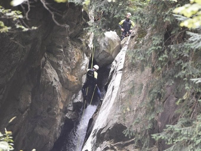 Iragna Schlucht Canyoning für Experten ganzer Tag ab Riviera
