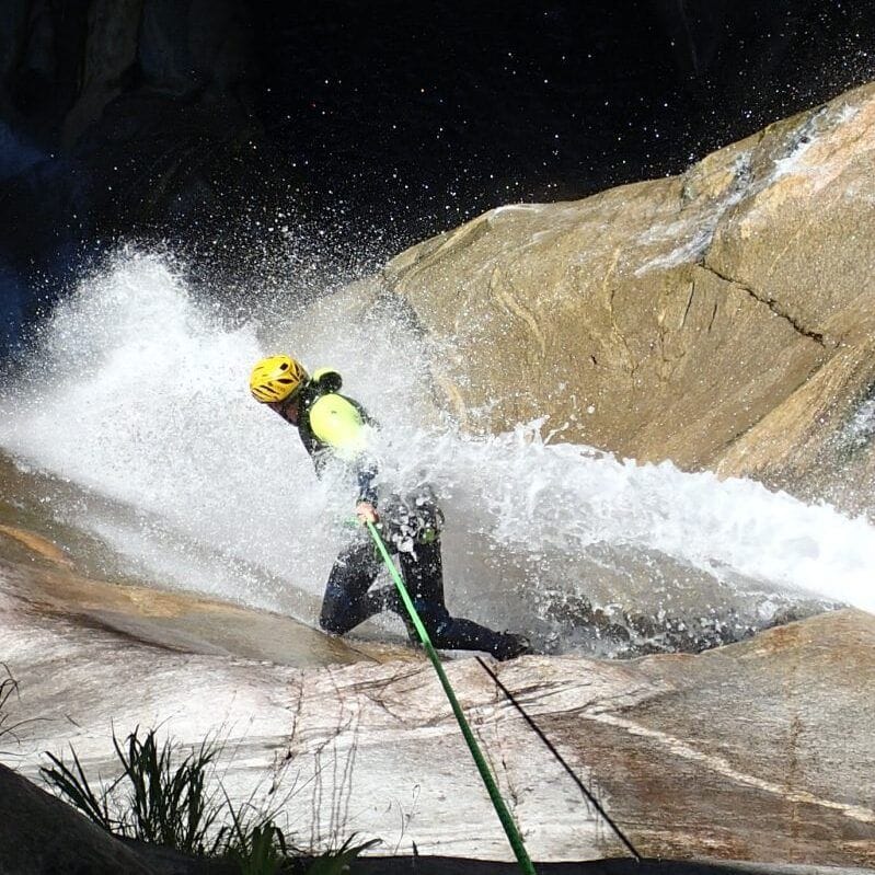 Lodrino Schlucht Canyoning für Experten halber Tag