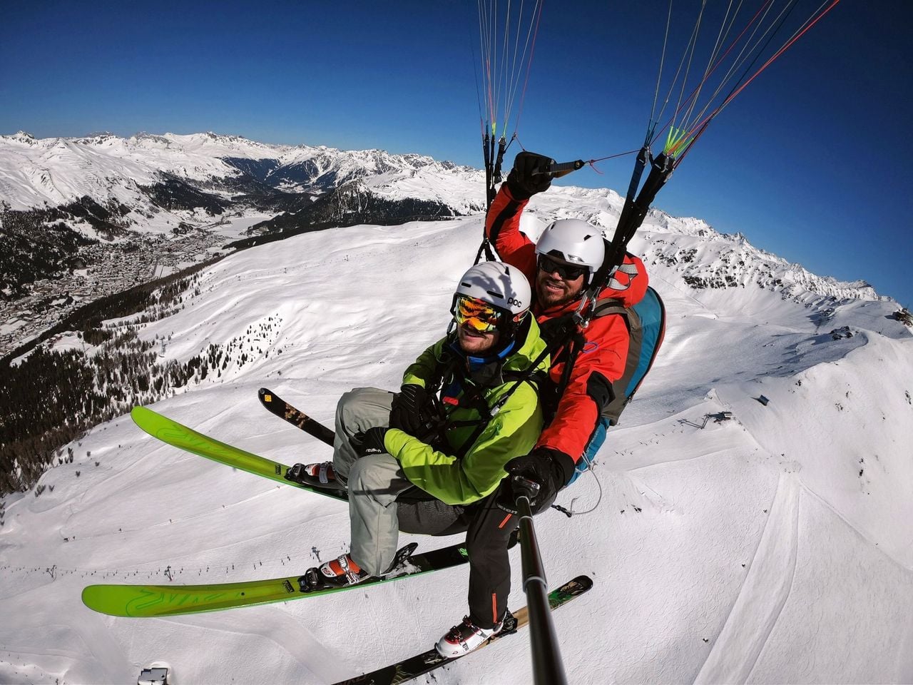 Davos paragliding tandem with ski launch