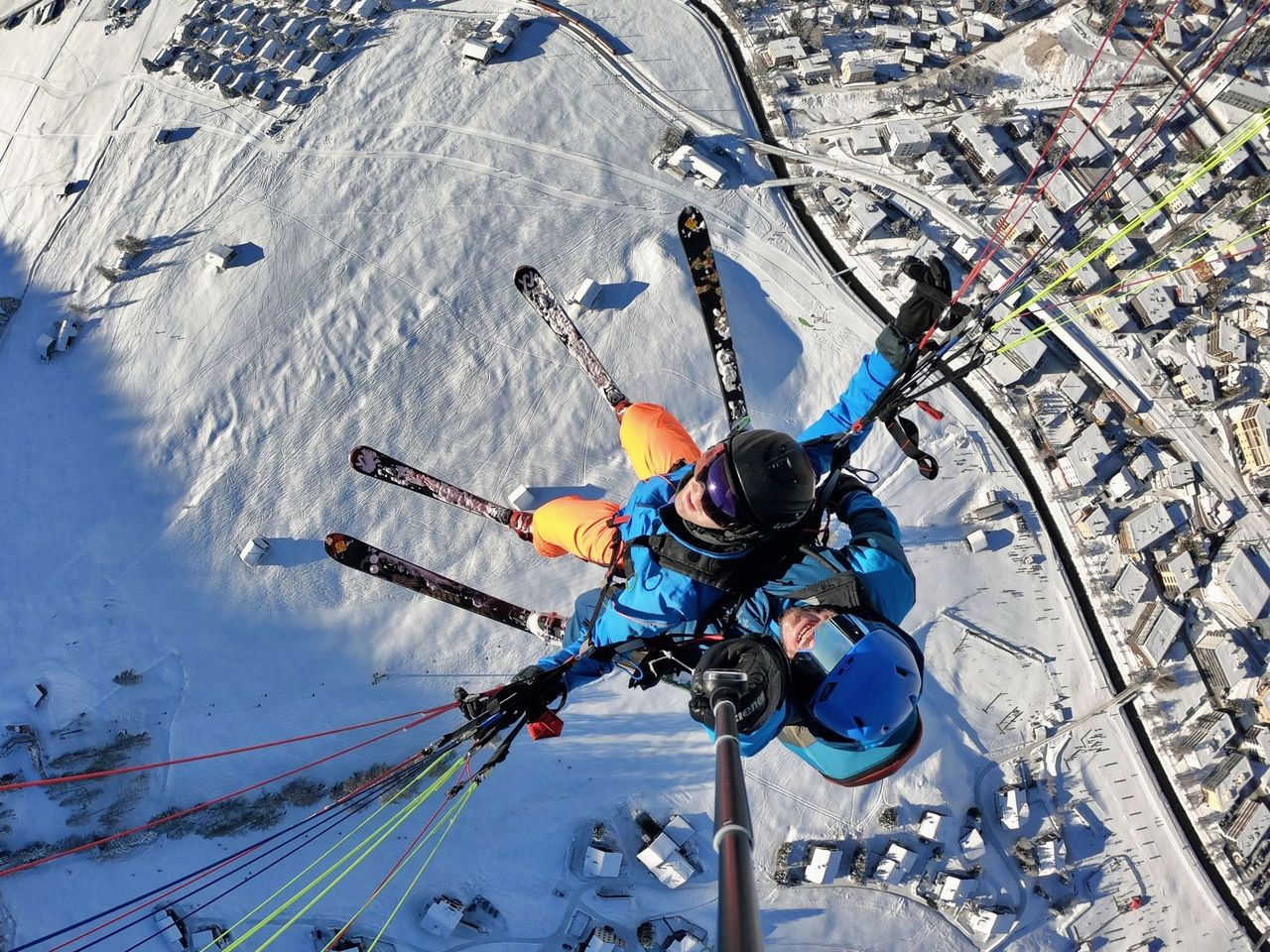 Davos paragliding tandem with ski launch
