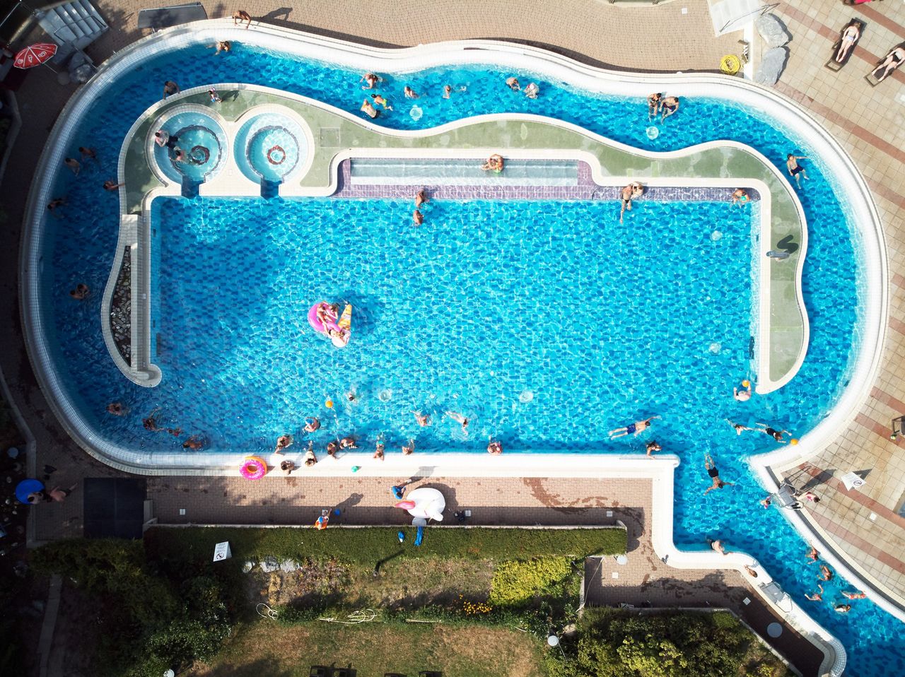 Alpamare Ticket: Wasserspass mit Pools, Saunawelt und Rutschen