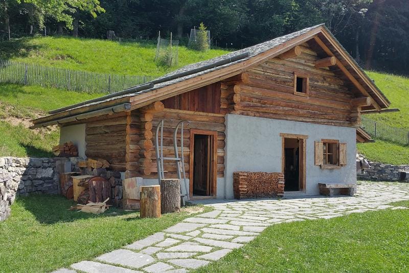 Führung durch Heidis Zuhause im Heididorf in Maienfeld