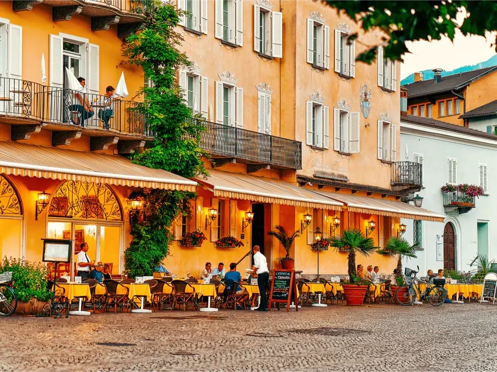 Ab Lugano: privater Tagesausflug Verzasca Tal und Lago Maggiore