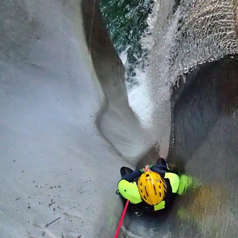 Lodrino Schlucht Canyoning für Experten halber Tag