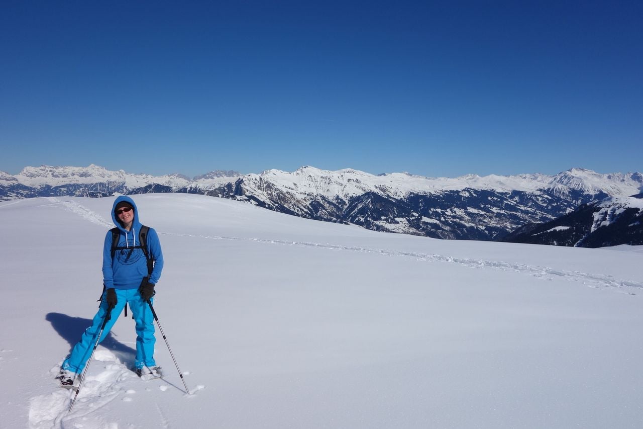Snowshoe hike Dreibündenstein from Chur incl. special lunch and train ticket