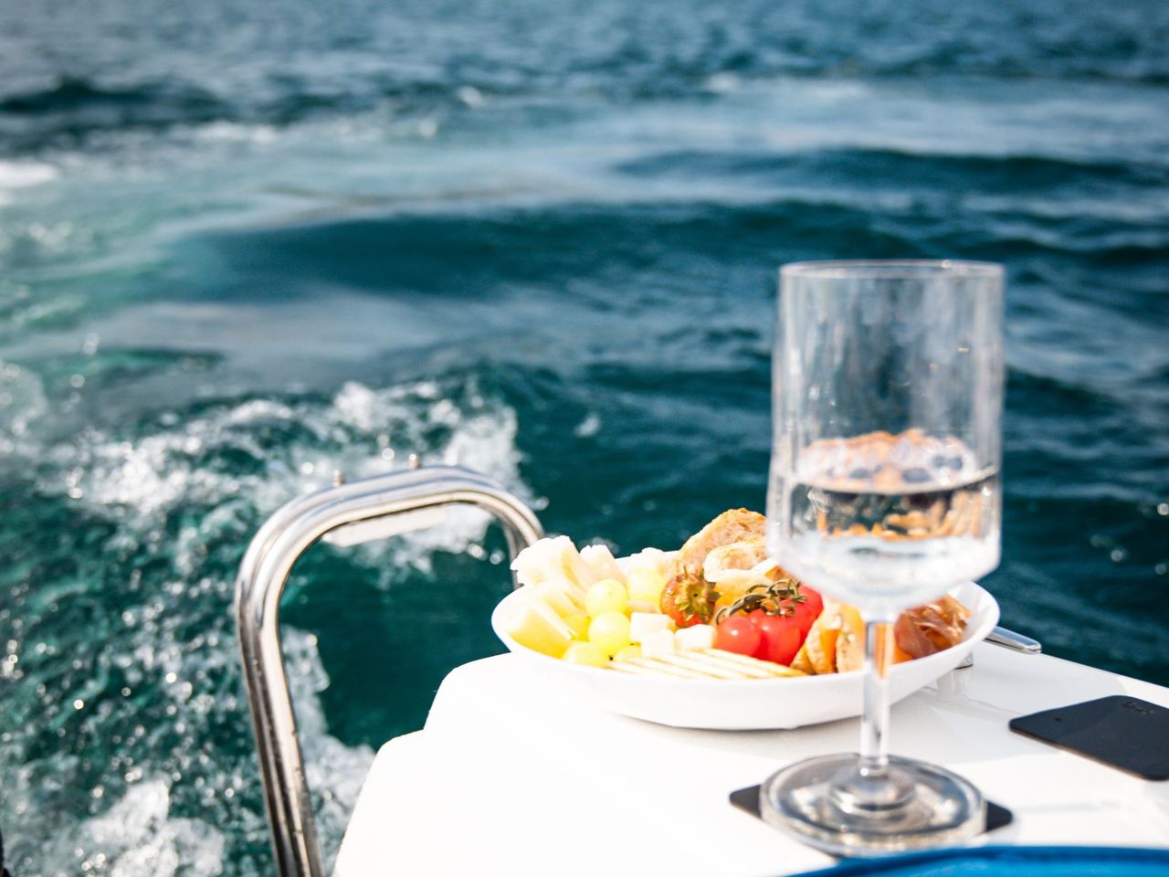 Apéro Boots-Picknick auf dem Vierwaldstättersee