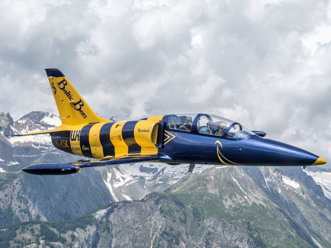 L-39 Albatros Jetflug in den Alpen ab Sion