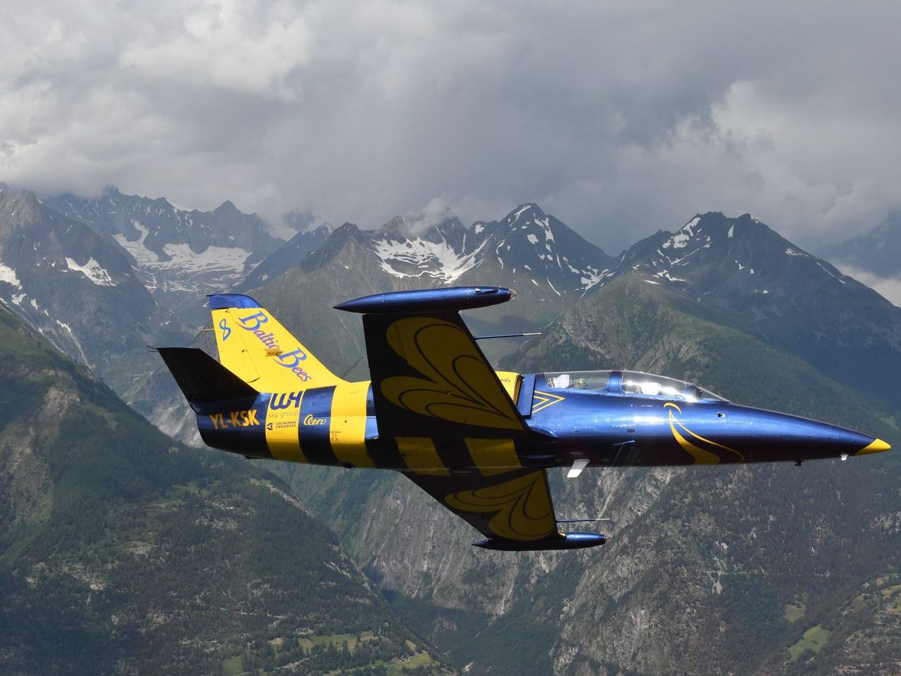 L-39 Albatros Jetflug in den Alpen ab Sion