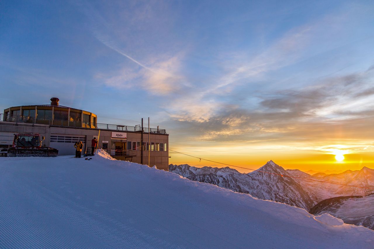 Revolving restaurant Allalin Saas-Fee Breakfast incl. train ticket