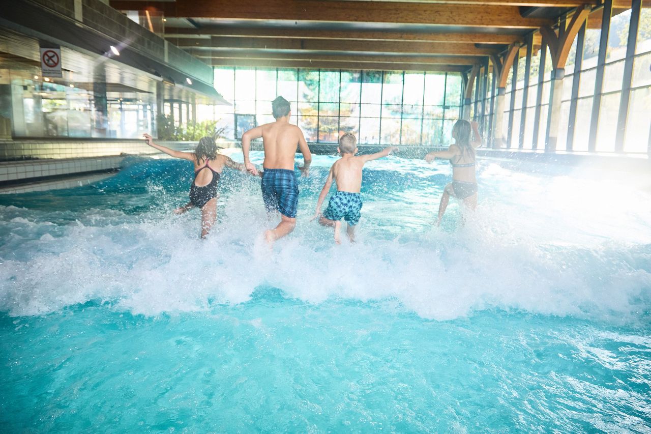 Alpamare Ticket: Wasserspass mit Pools, Saunawelt und Rutschen