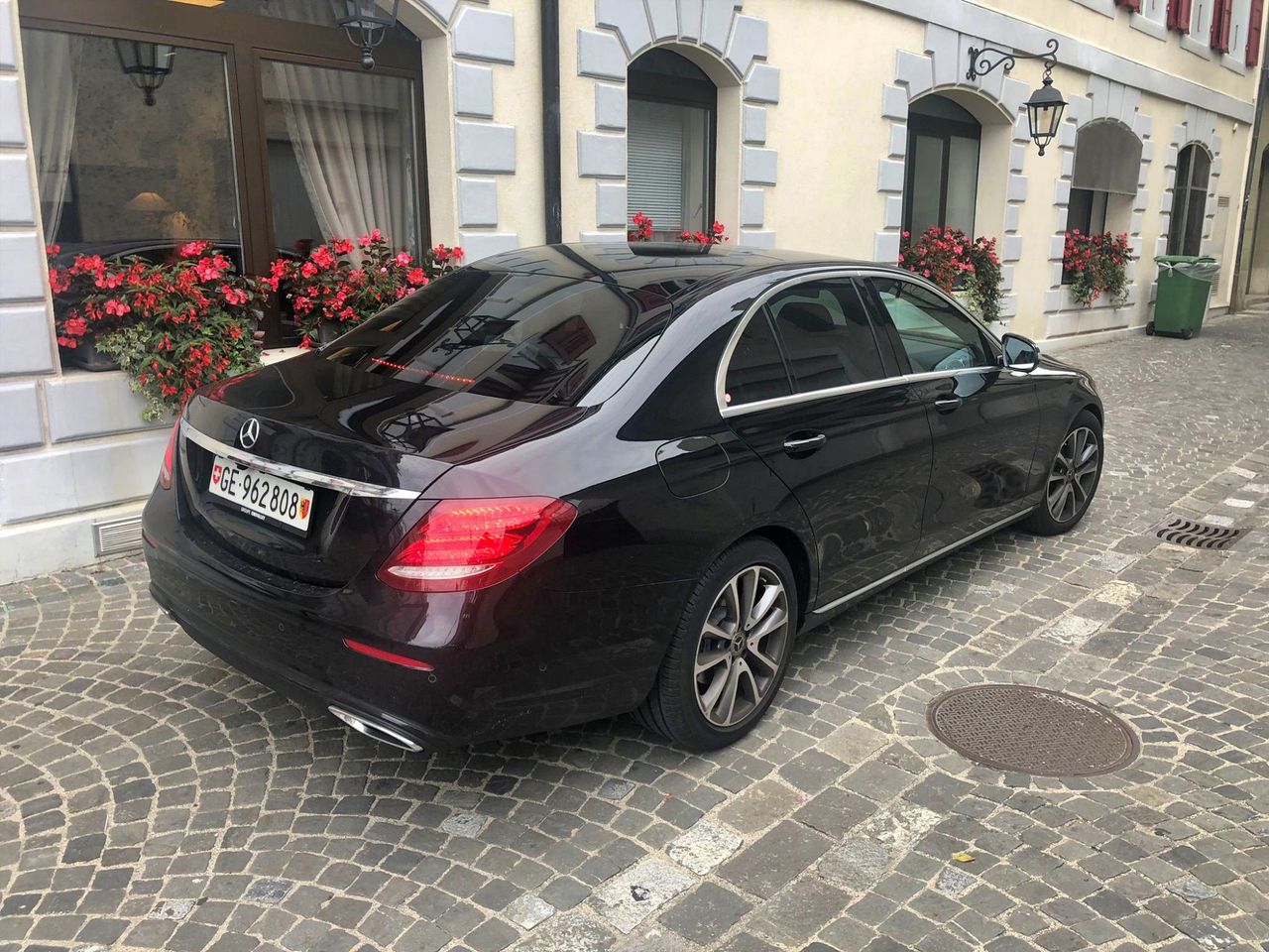 From Geneva airport: private transfer to Crans Montana