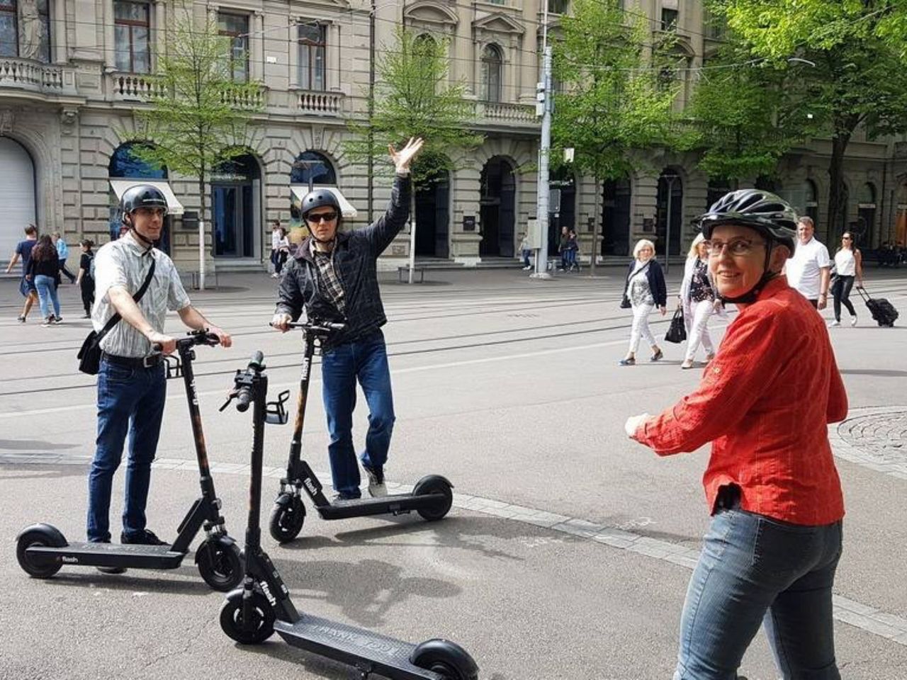Best of Zürich E-Scooter geführte Privattour