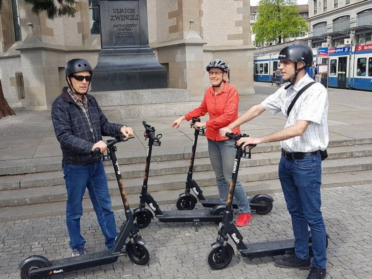 Best of Zürich E-Scooter geführte Privattour