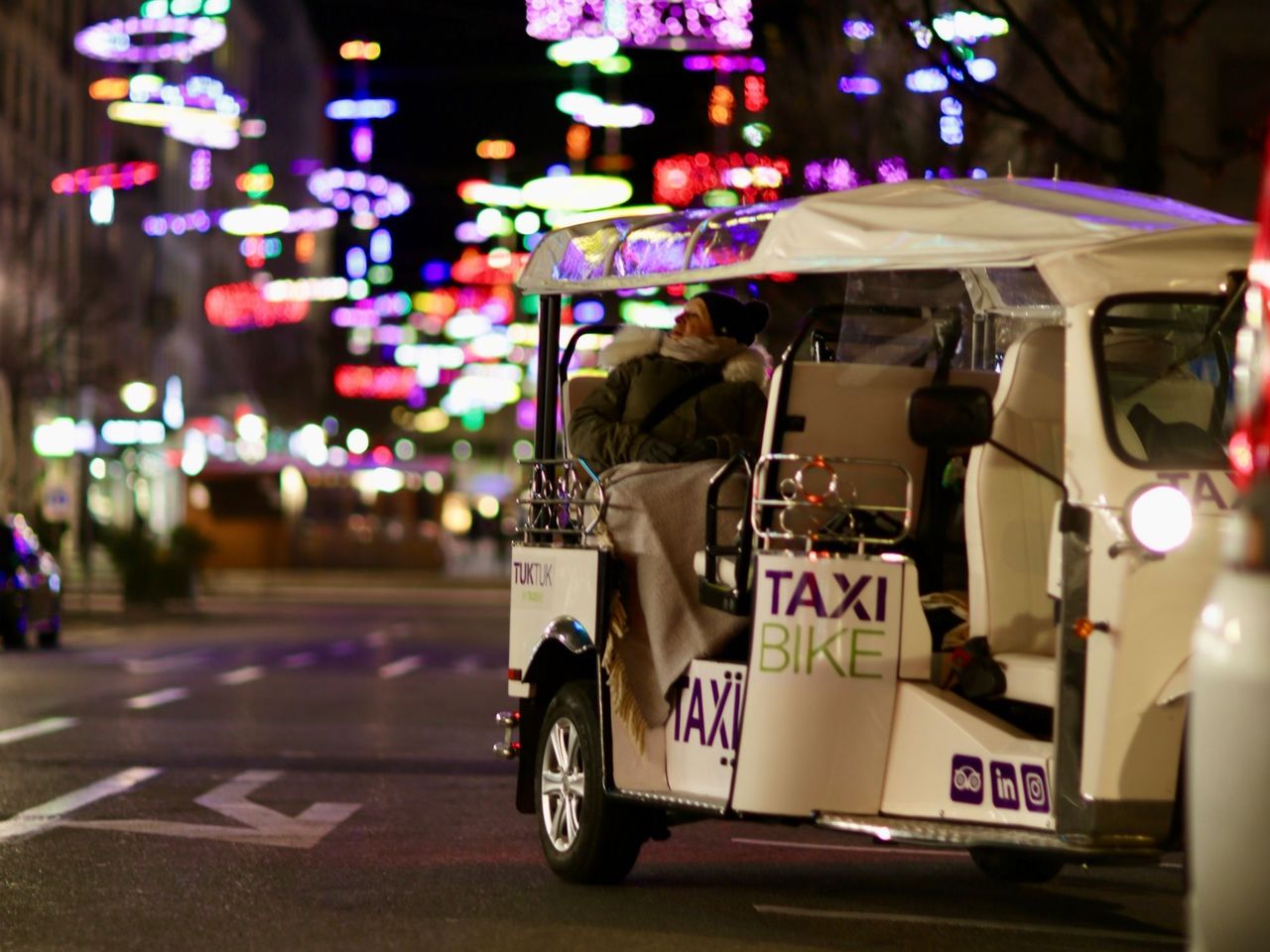 Romantische Stadtrundfahrt E-TukTuk oder Fahrradtaxi in Genf