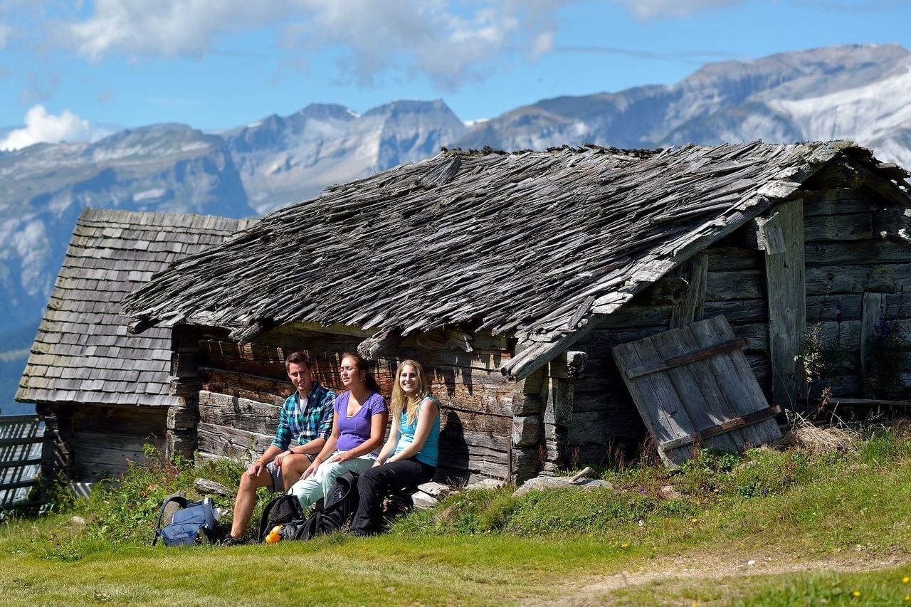 Self-guided enjoyment hike Dreibündenstein from Chur incl. picnic