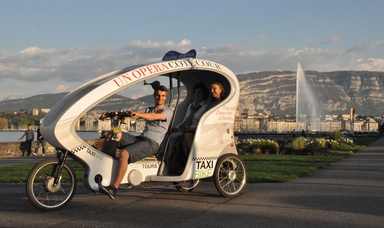 Romantische Stadtrundfahrt E-TukTuk oder Fahrradtaxi in Genf