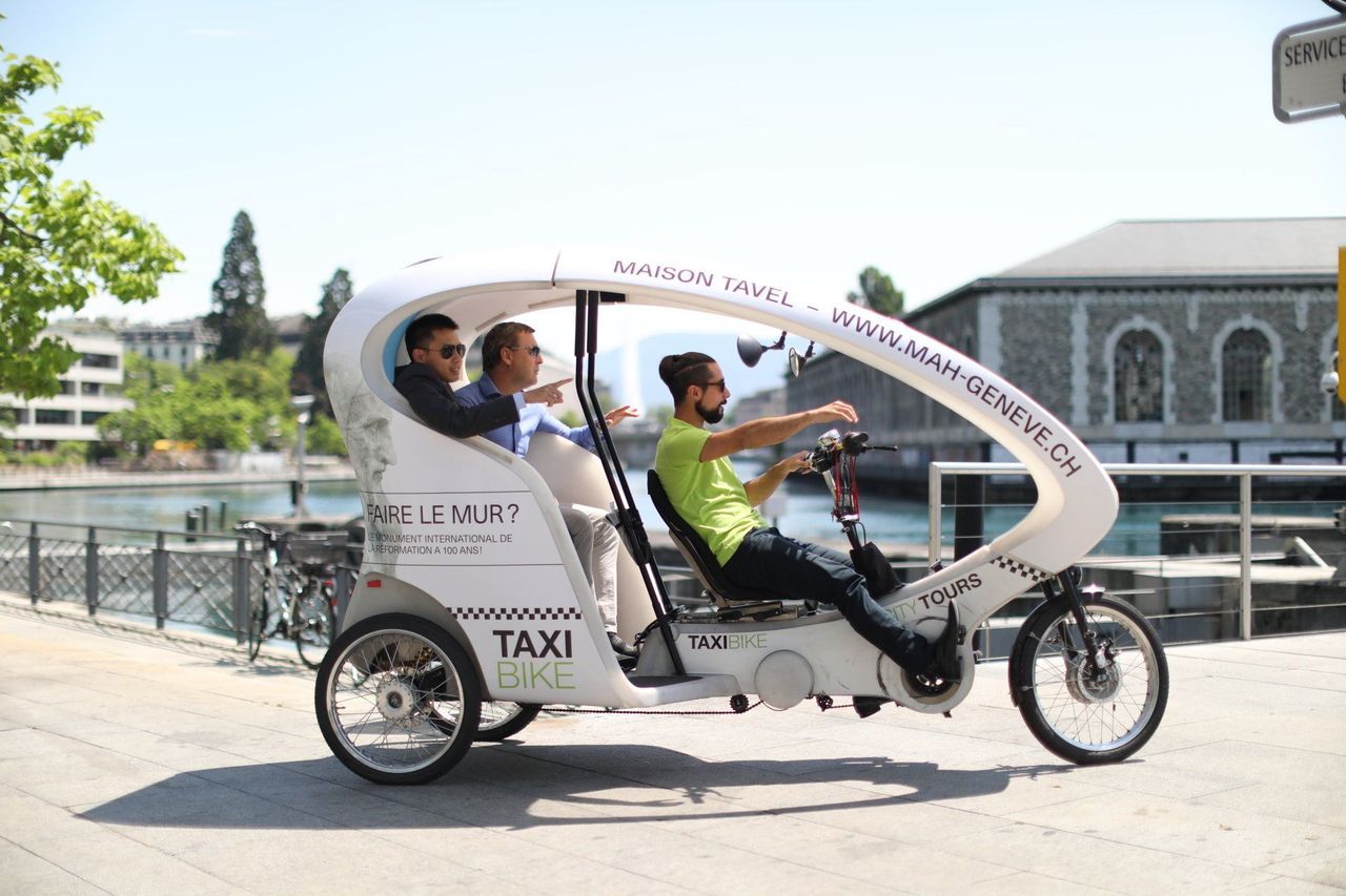 Uhren Tour im TukTuk oder Fahrradtaxi in Genf