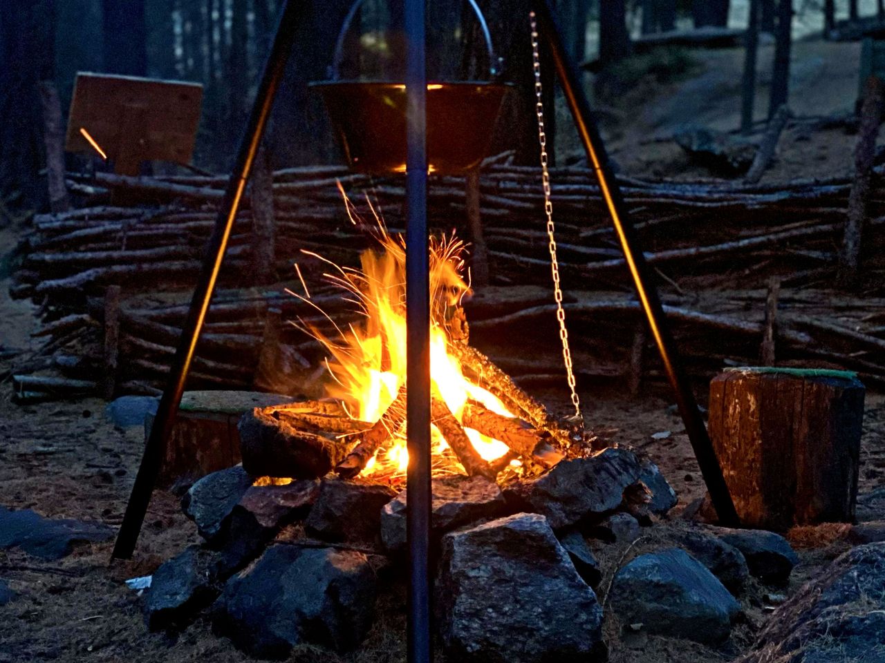 Outdoor Fondueplausch in Zermatt Erlebnis für Gruppen unter den Sternen