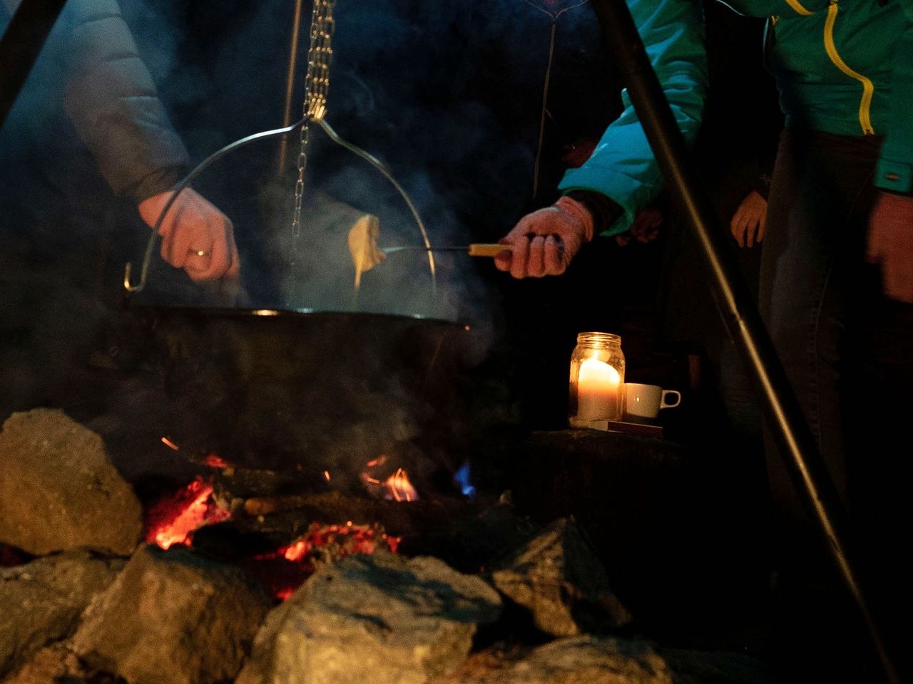 Outdoor Fondueplausch in Zermatt Erlebnis für Gruppen unter den Sternen