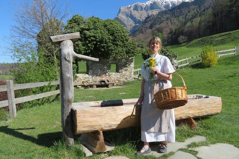 Führung durch Heidis Zuhause im Heididorf in Maienfeld