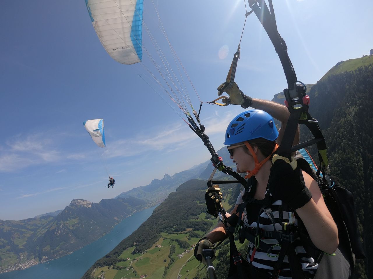 Niederbauen Gleitschirmfliegen Tandem am Vierwaldstättersee