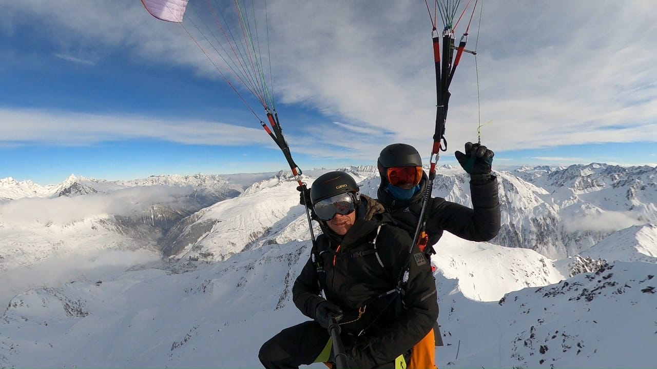Andermatt Gleitschirmfliegen im Winter
