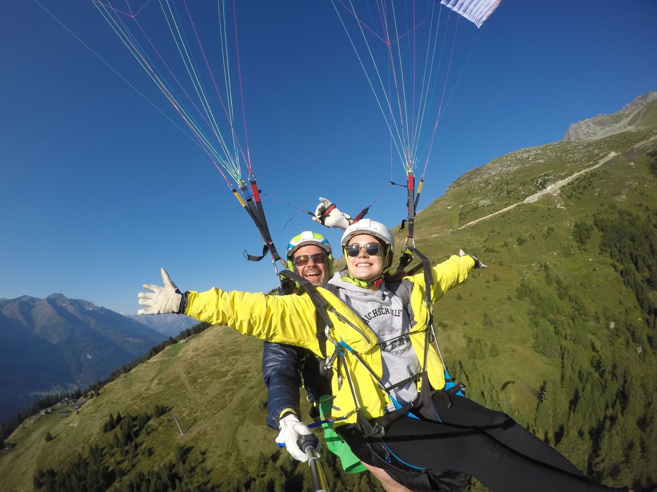 Aletscharena Gleitschirmfliegen Tandem ab Fiesch