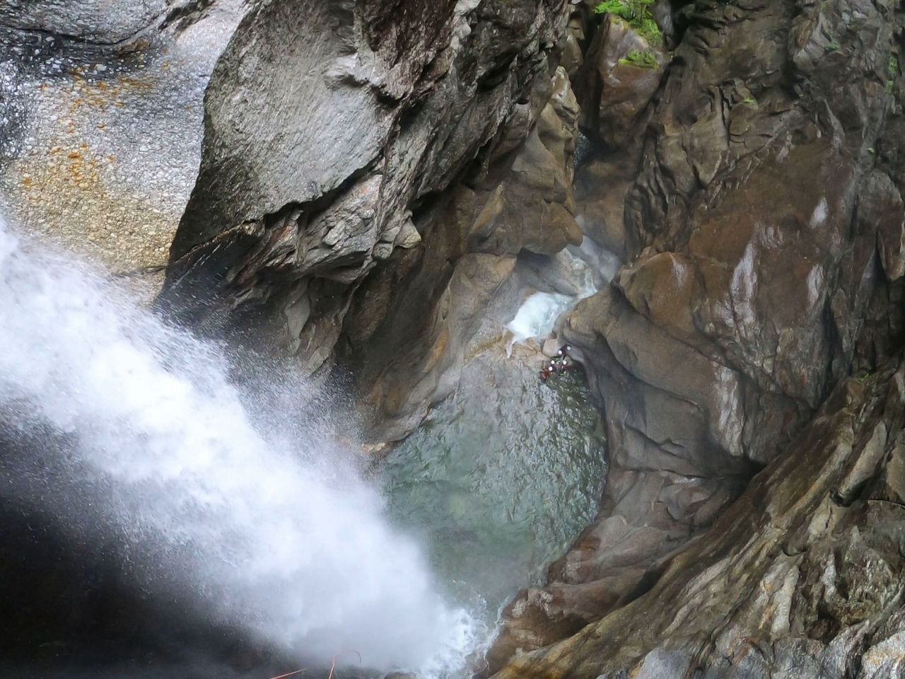 Pontirone Schlucht Canyoning 3 Stunden für Fortgeschrittene