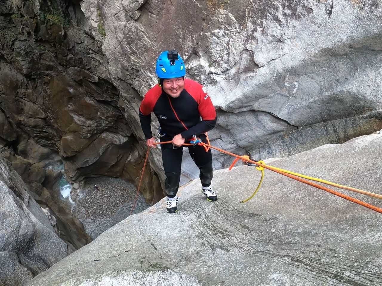 Pontirone Schlucht Canyoning 3 Stunden für Fortgeschrittene
