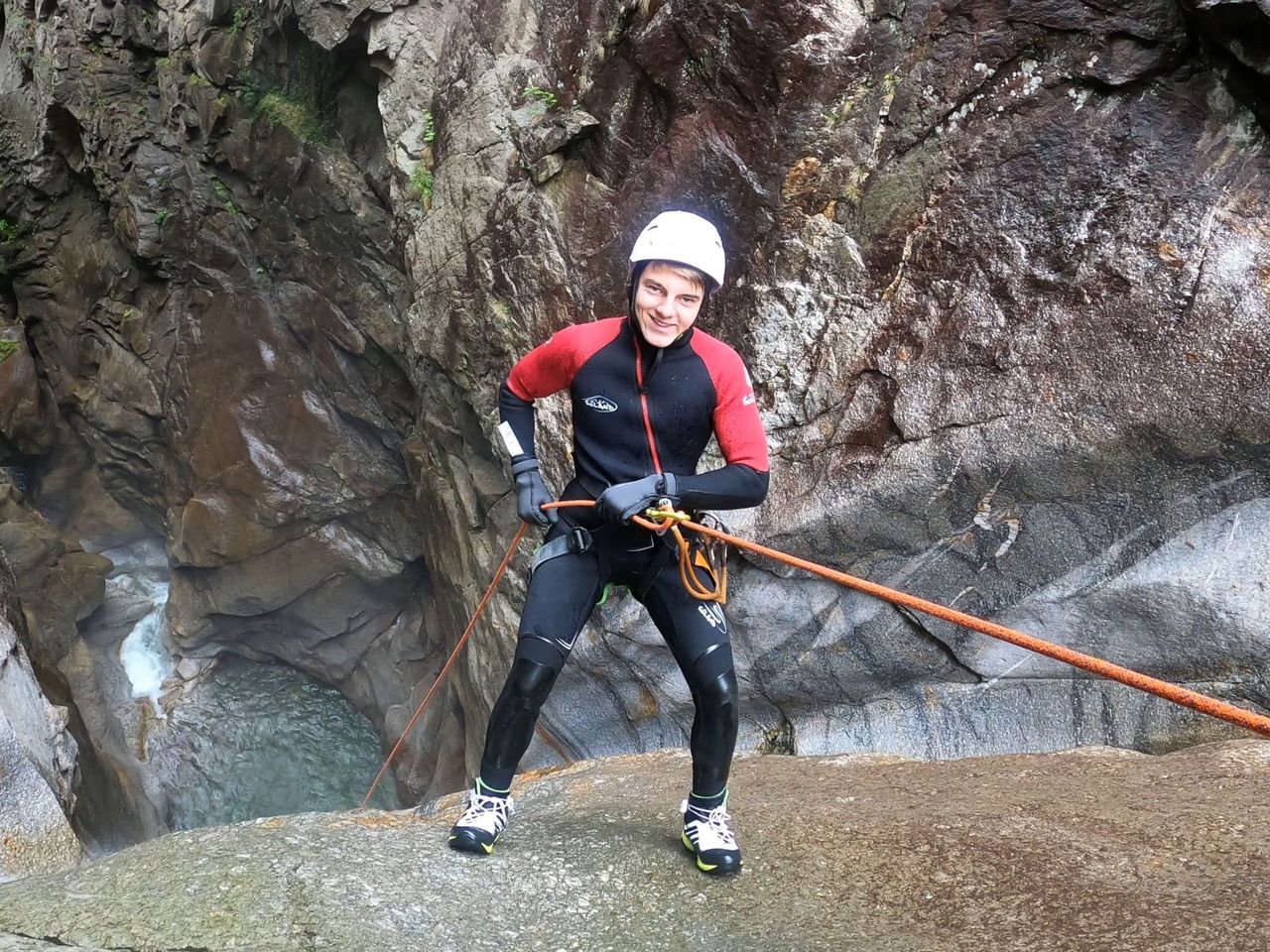 Pontirone Schlucht Canyoning 3 Stunden für Fortgeschrittene