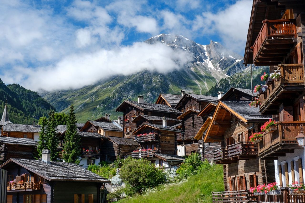 From Geneva or Geneva Airport: transfer to popular places in the Valais region