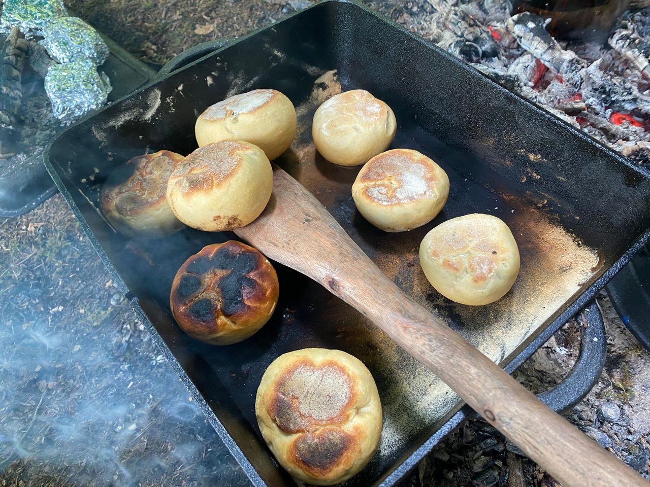 "Feuerküche" kochen über dem Feuer privat