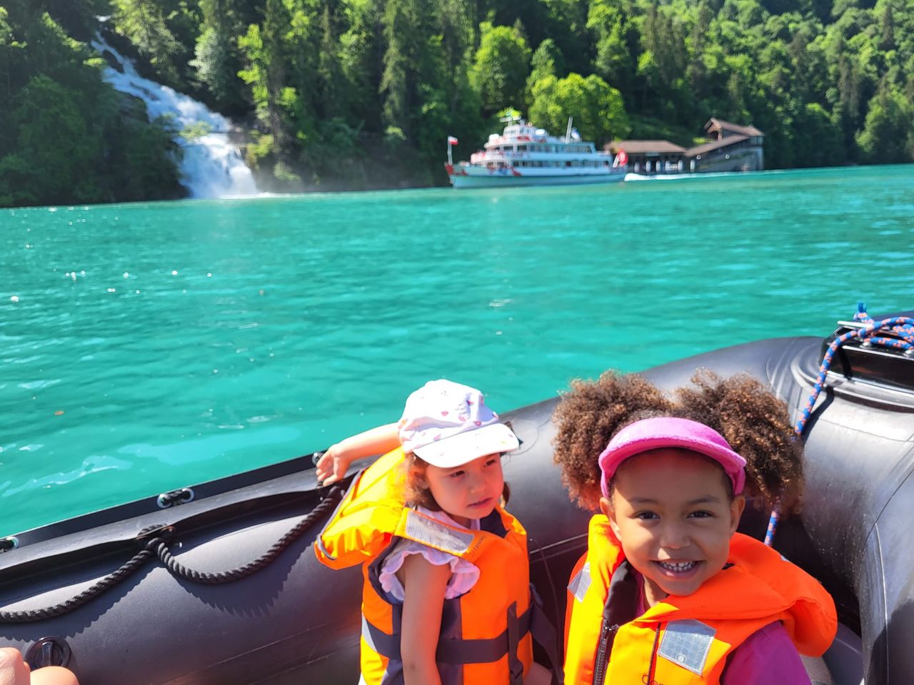 Ab Brienz: Day trip on Lake Brienz with inflatable boat
