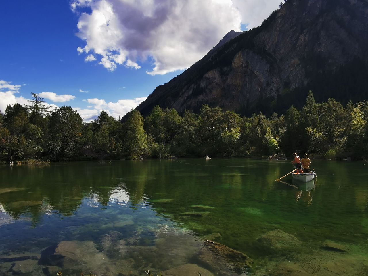 Fliegenfischen im Tal von Derborence im Wallis