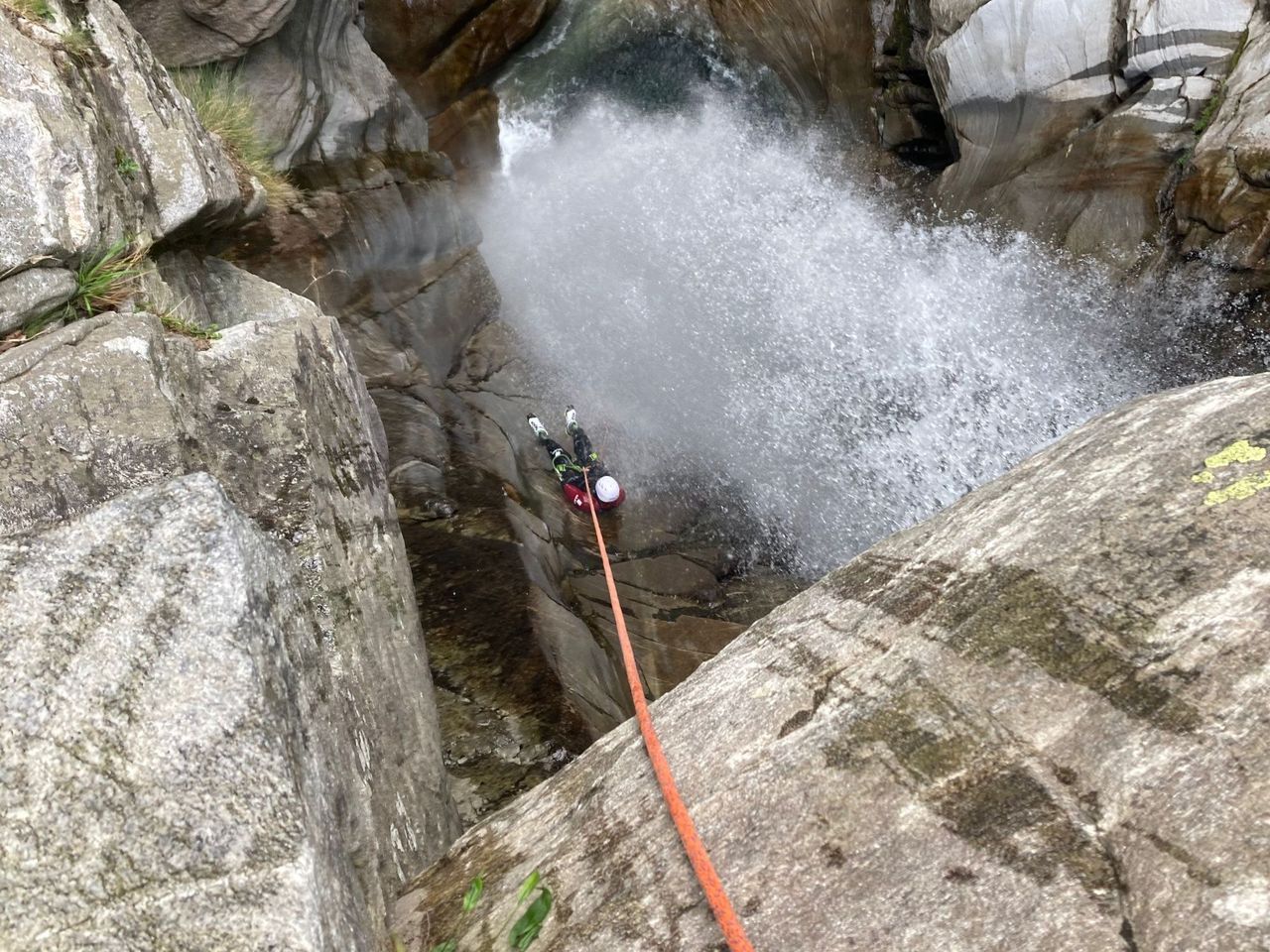 Iragna Schlucht Canyoning für Fortgeschrittene