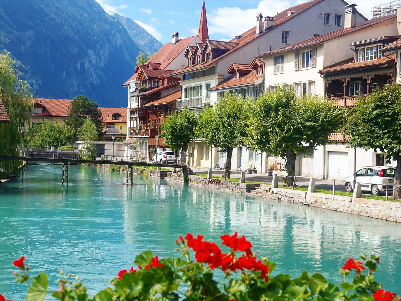 From Geneva or Geneva Airport: Transfer to popular places in the Bernese Oberland incl. Jungfrau region