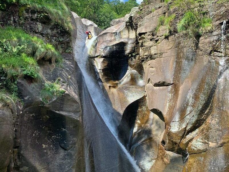 Iragna Schlucht Canyoning für Fortgeschrittene