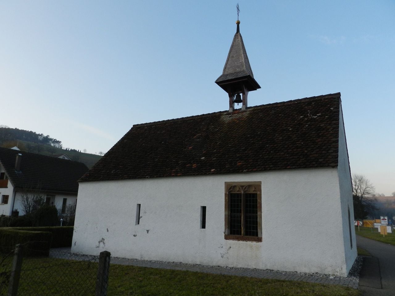 "Churches and chapels" guided hike in the Staffelegg valley
