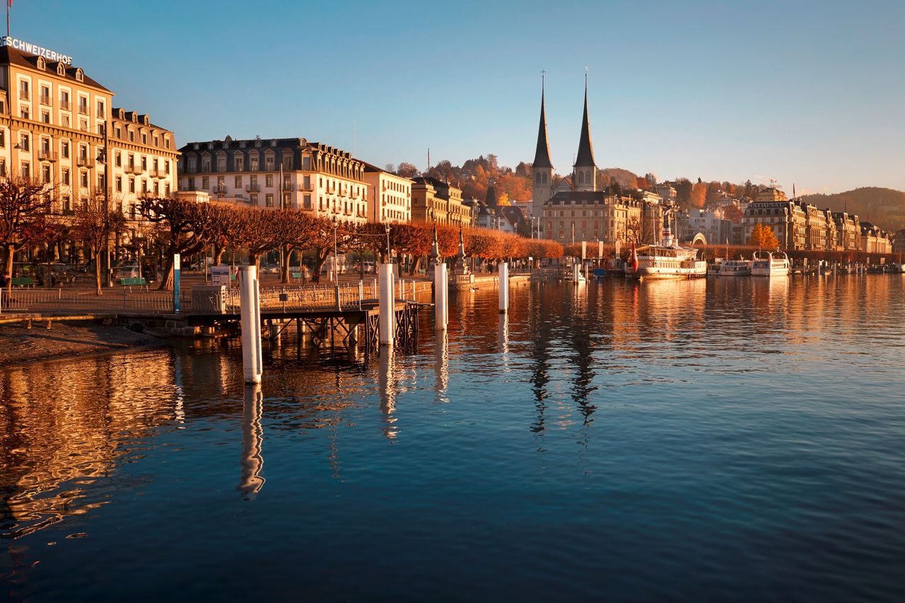 Fountain gossip and water stories Lucerne city tour