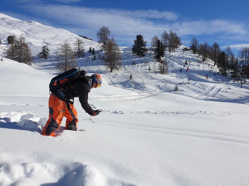 Avalanche course rescue in Val Müstair