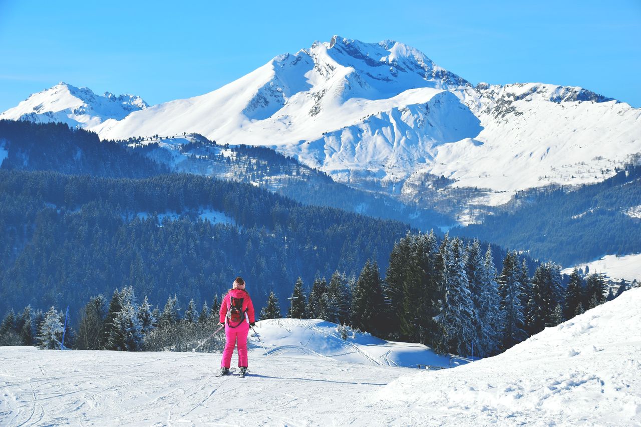 From Geneva or Geneva Airport: transfer to popular places in the French Alps