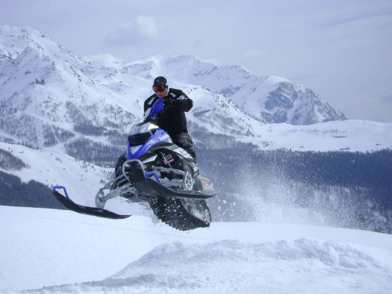 Splügenpass Schneemobil Tour ab Madesimo in Italien