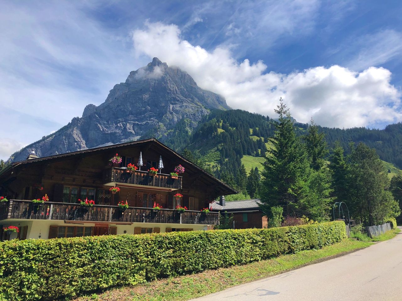 From Interlaken: Day tour of Lake Blausee and Lake Oeschinen