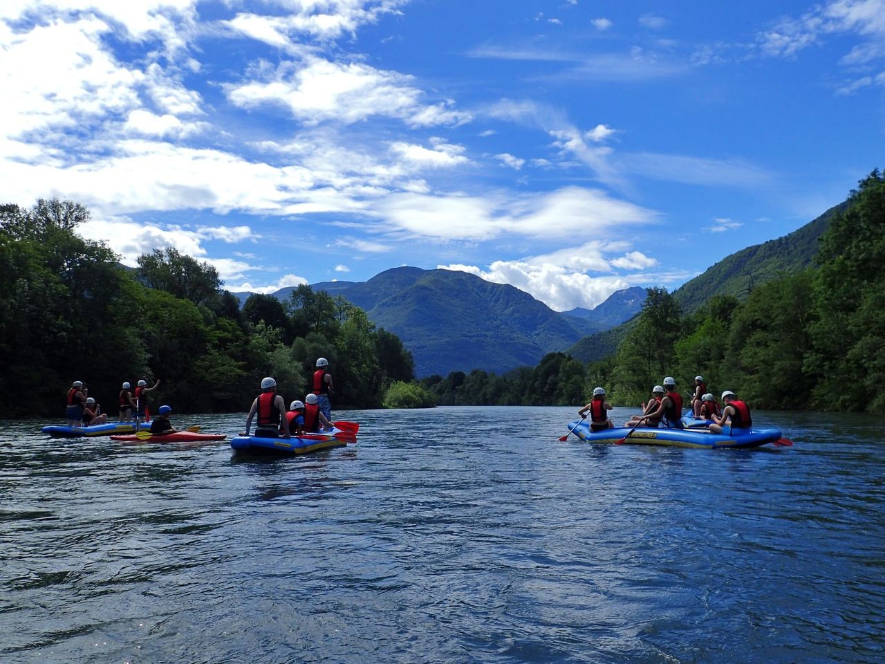 Fun Rafting für Gruppen auf dem Fluss Ticino