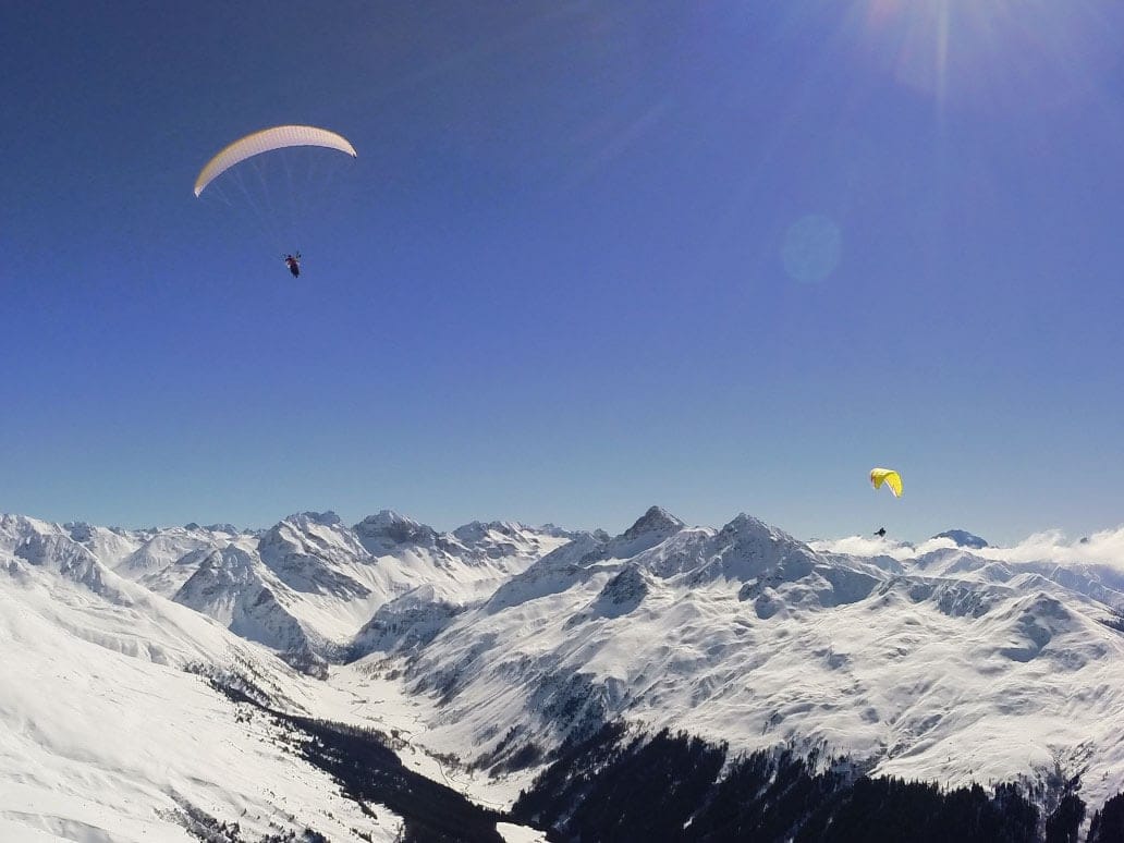 Davos Gleitschirmfliegen zu zweit mit Fondue