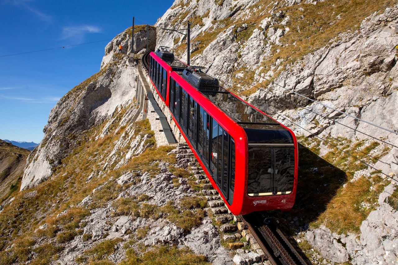Pilatus Sommerausflug selbstgeführt mit Zahnradbahn und Luftseilbahn ab/bis Alpnachstad oder Kriens
