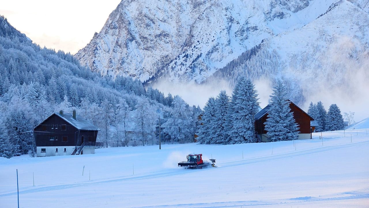 Driving a snow groomer on the Pizol