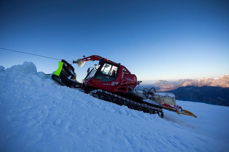 Driving a snow groomer on the Pizol