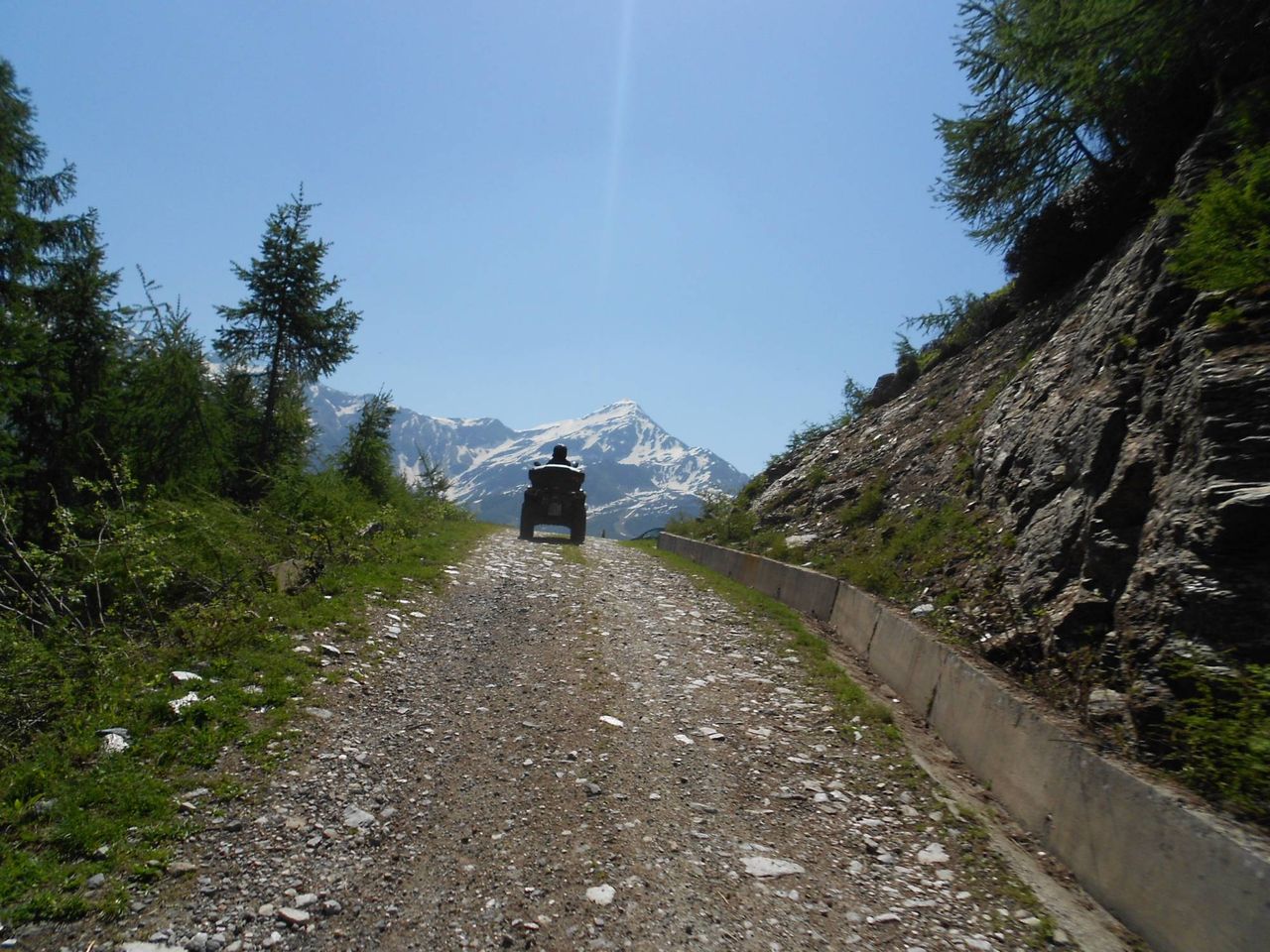 Capanna Gesero Quad Tour ganzer Tag privat ab Lostallo im Tessin